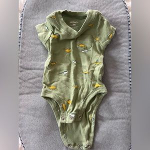 💕5 for $15: Carters 0-3/3 month onesie